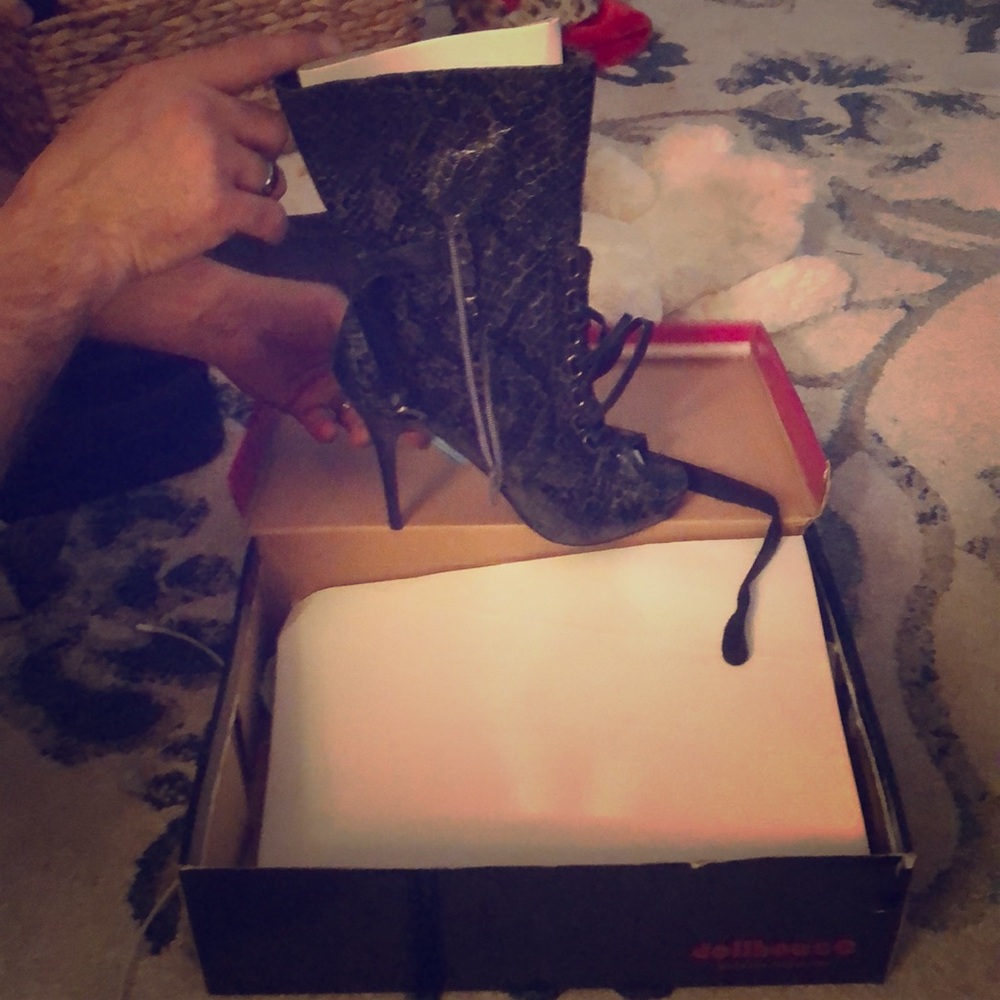 Dollhouse black lascala peep toe lace up boots NWT